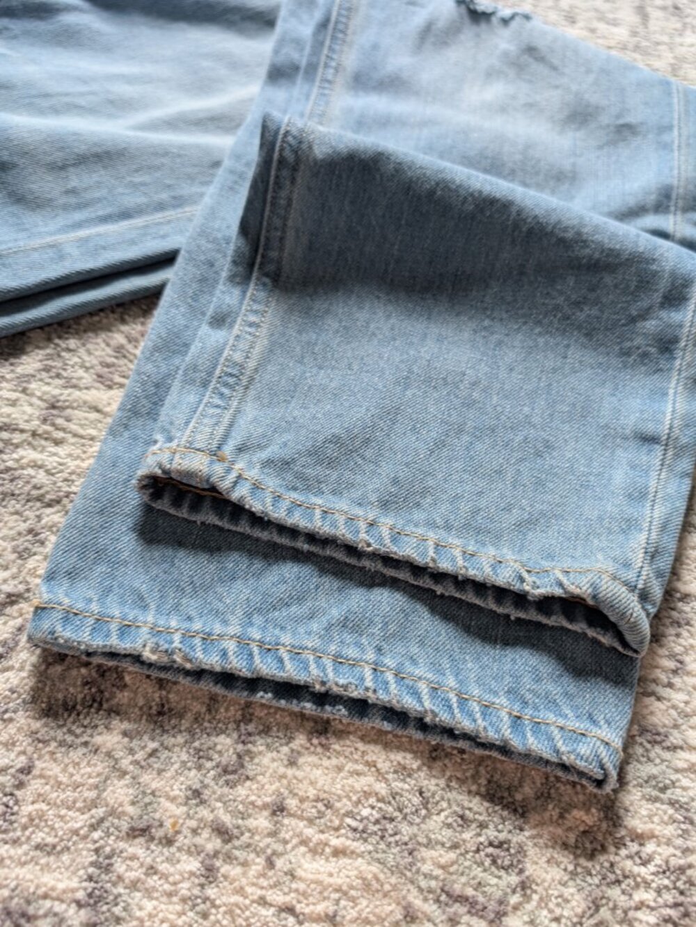 Old Navy High Rise Slouchy Straight Jeans 16 Extra Distressed Light Wash - Picture 8 of 9